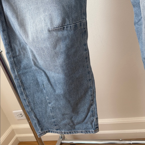 Zara Women Relaxed Fit Denim Jeans - Picture 4 of 5